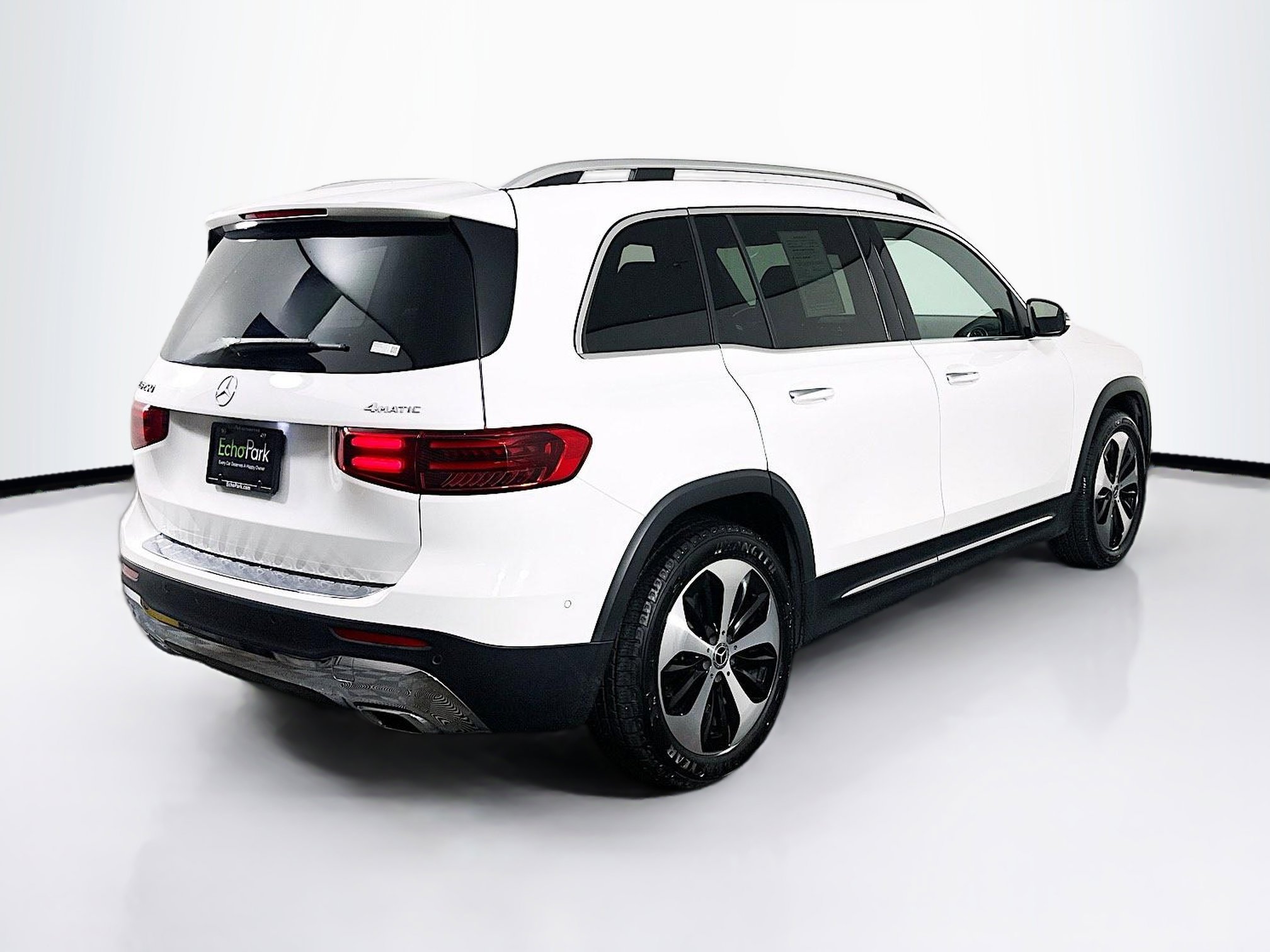 Used 2025 Mercedes-Benz GLB 250 4MATIC image 9