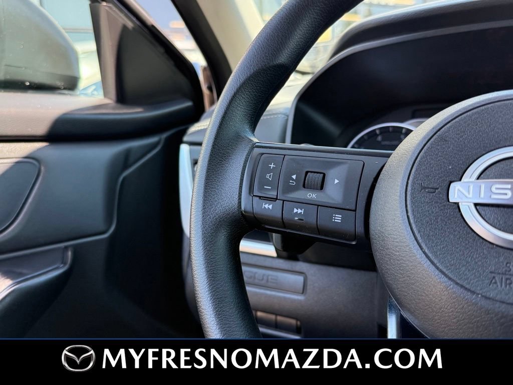 Used 2024 Nissan Rogue S FWD image 21