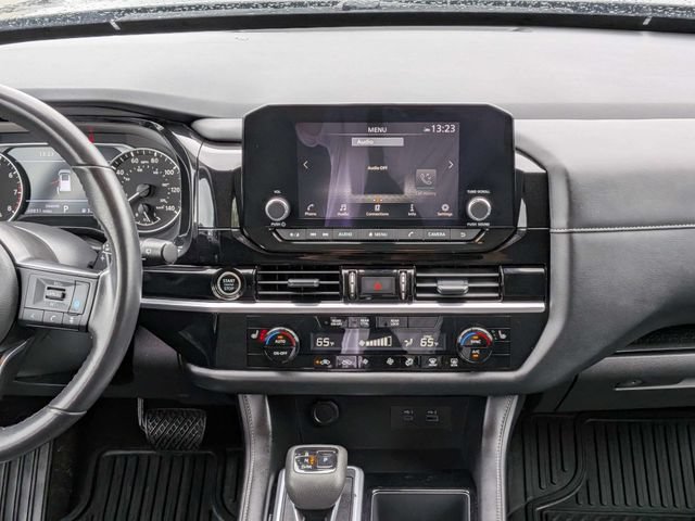 Used 2024 Nissan Pathfinder SV FWD image 17