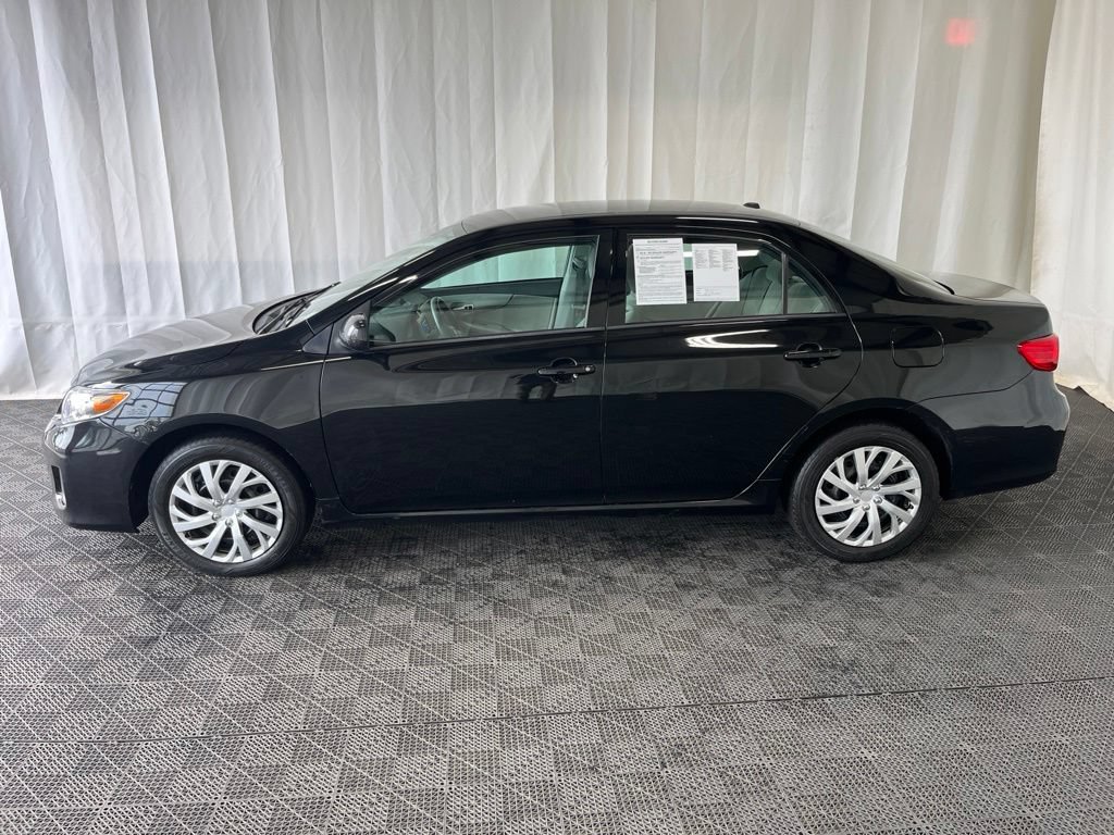 Used 2012 Toyota Corolla LE w/ Preferred Accessory Pkg FWD image 26