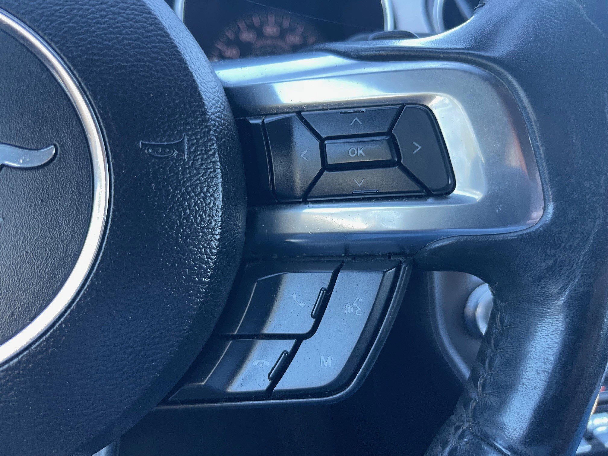 Used 2018 Ford Mustang Premium RWD image 22