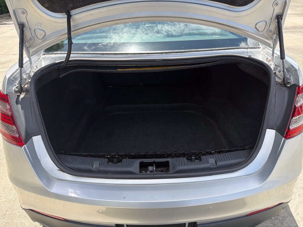 Used 2015 Ford Taurus Limited FWD image 29