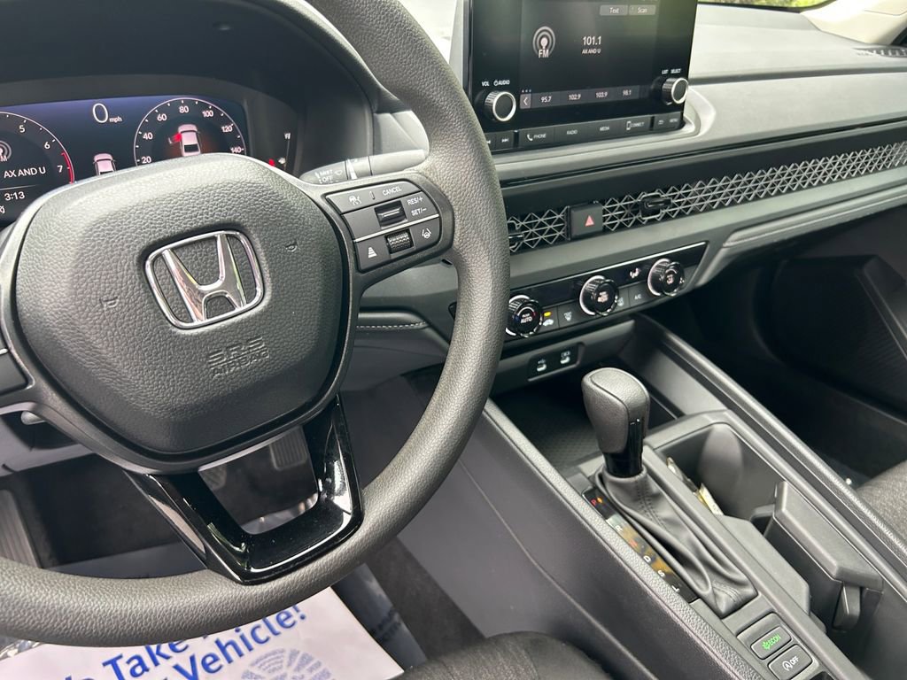 Used 2025 Honda Accord LX image 11