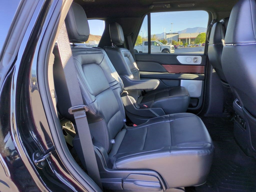 Used 2024 Lincoln Navigator Reserve AWD/4WD image 30