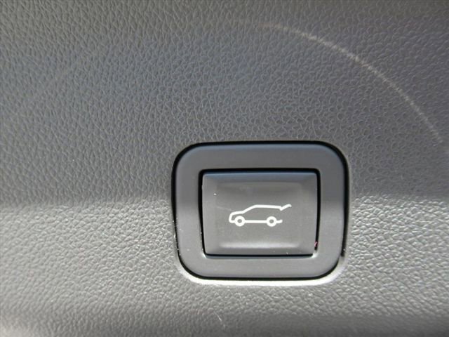 Used 2024 Chevrolet Tahoe Z71 w/ Luxury Package image 38