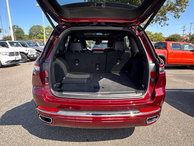 Used 2025 Jeep Grand Cherokee Overland w/ Adv Protech Group III AWD/4WD image 16