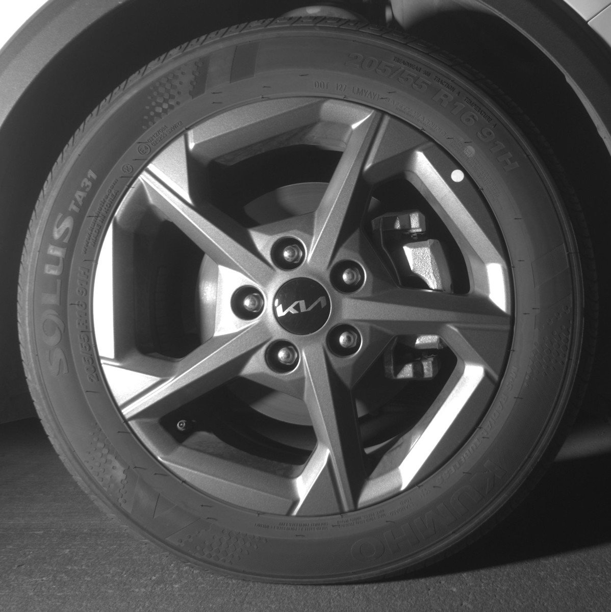 Used 2025 Kia K4 image 13