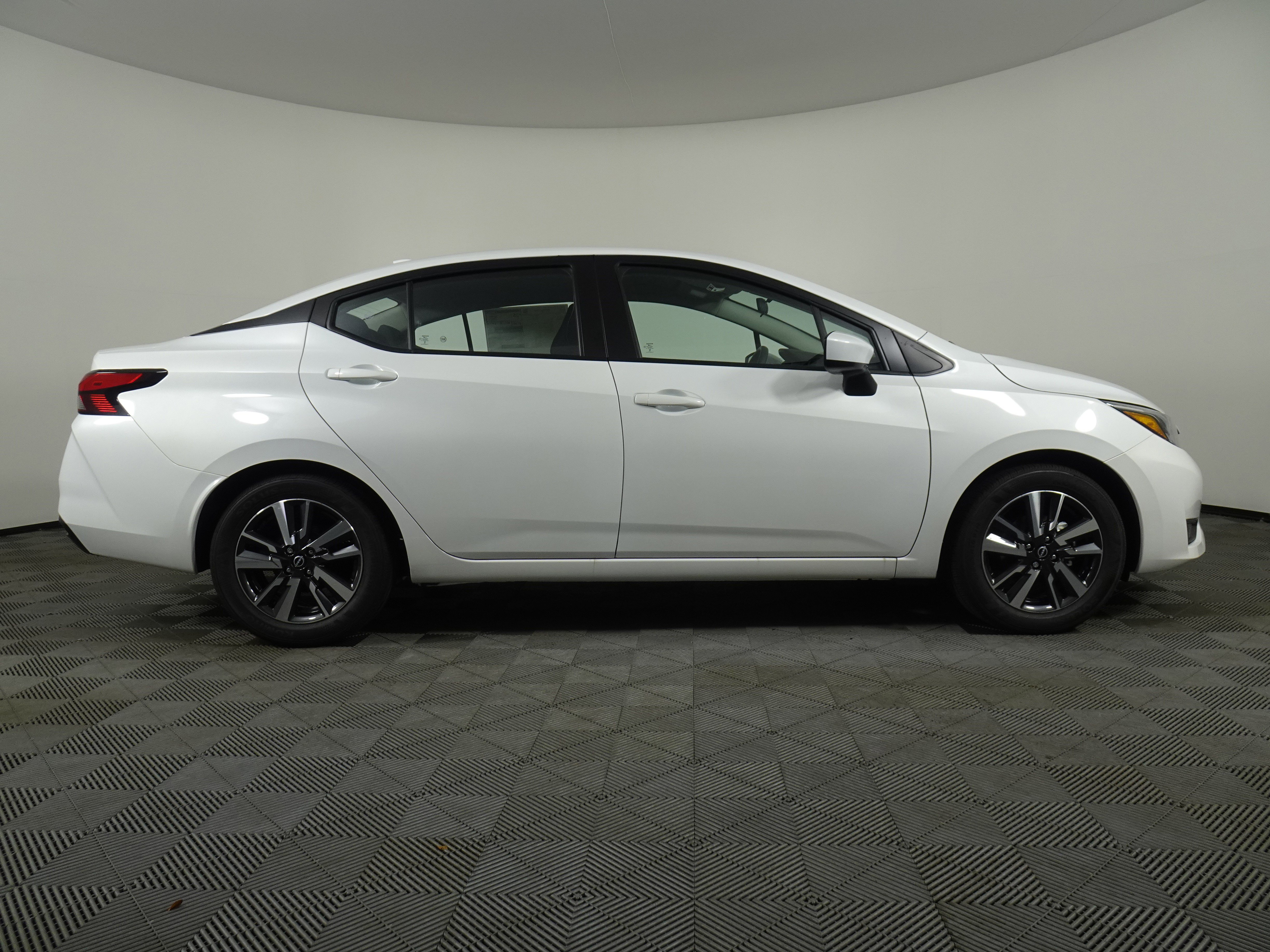 New 2025 Nissan Versa SV w/ Trunk Package image 2