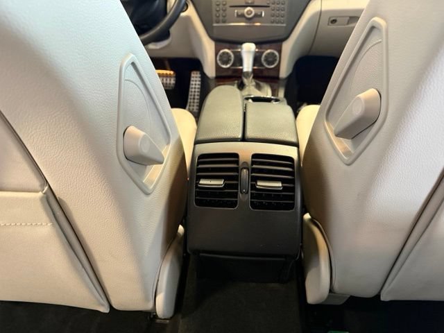 Used 2010 Mercedes-Benz C 300 Sedan image 24