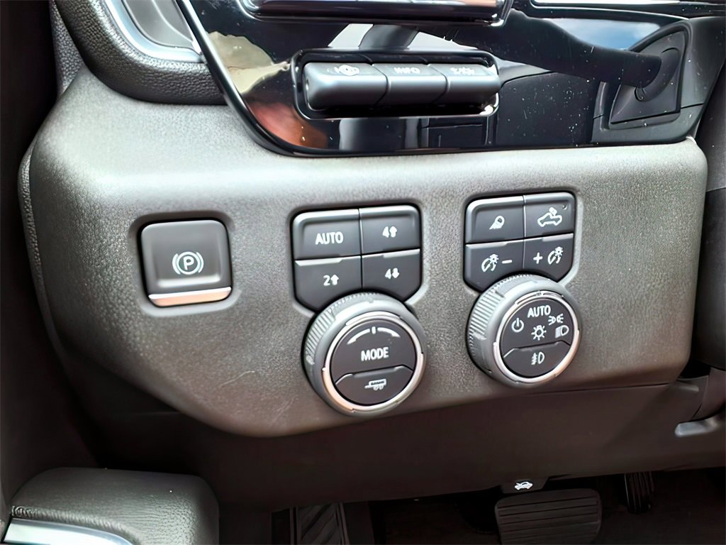 Used 2024 Chevrolet Silverado 2500 High Country w/ High Country Premium Package image 18