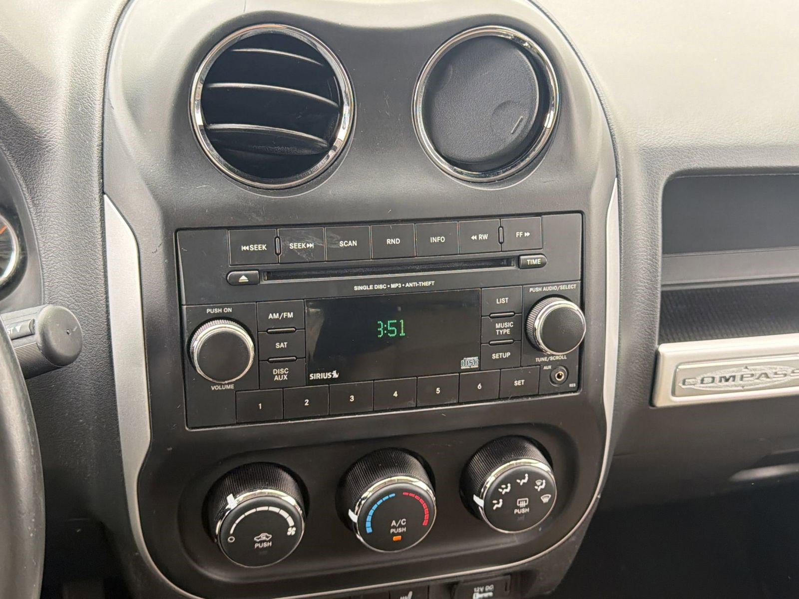 Used 2014 Jeep Compass Latitude w/ Sun/Sound Group image 22
