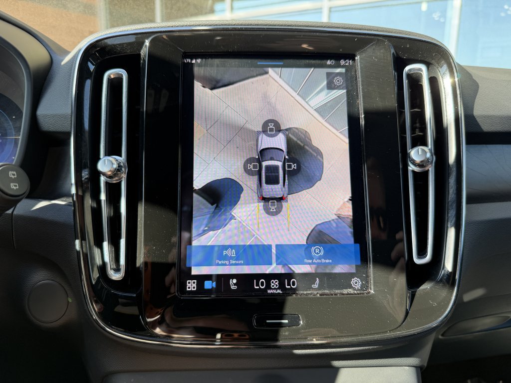 Used 2023 Volvo XC40 Recharge Ultimate AWD/4WD image 20