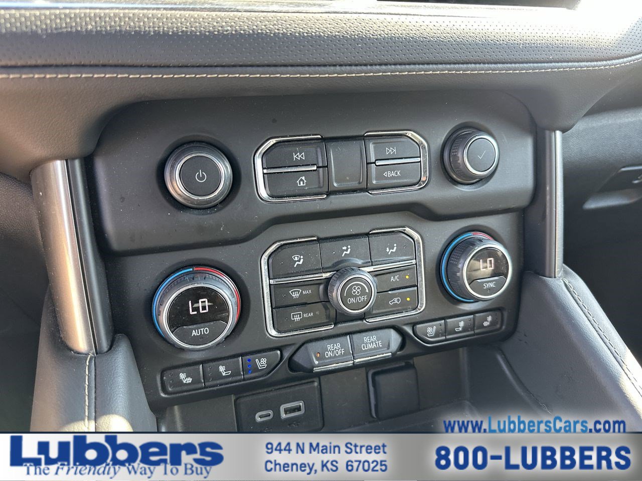 Used 2023 Chevrolet Suburban Premier image 18