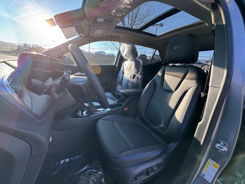 New 2026 Buick Encore GX Sport Touring w/ Advanced Technology Package image 5