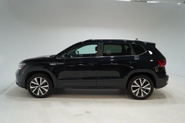 Used 2022 Volkswagen Taos SE image 4