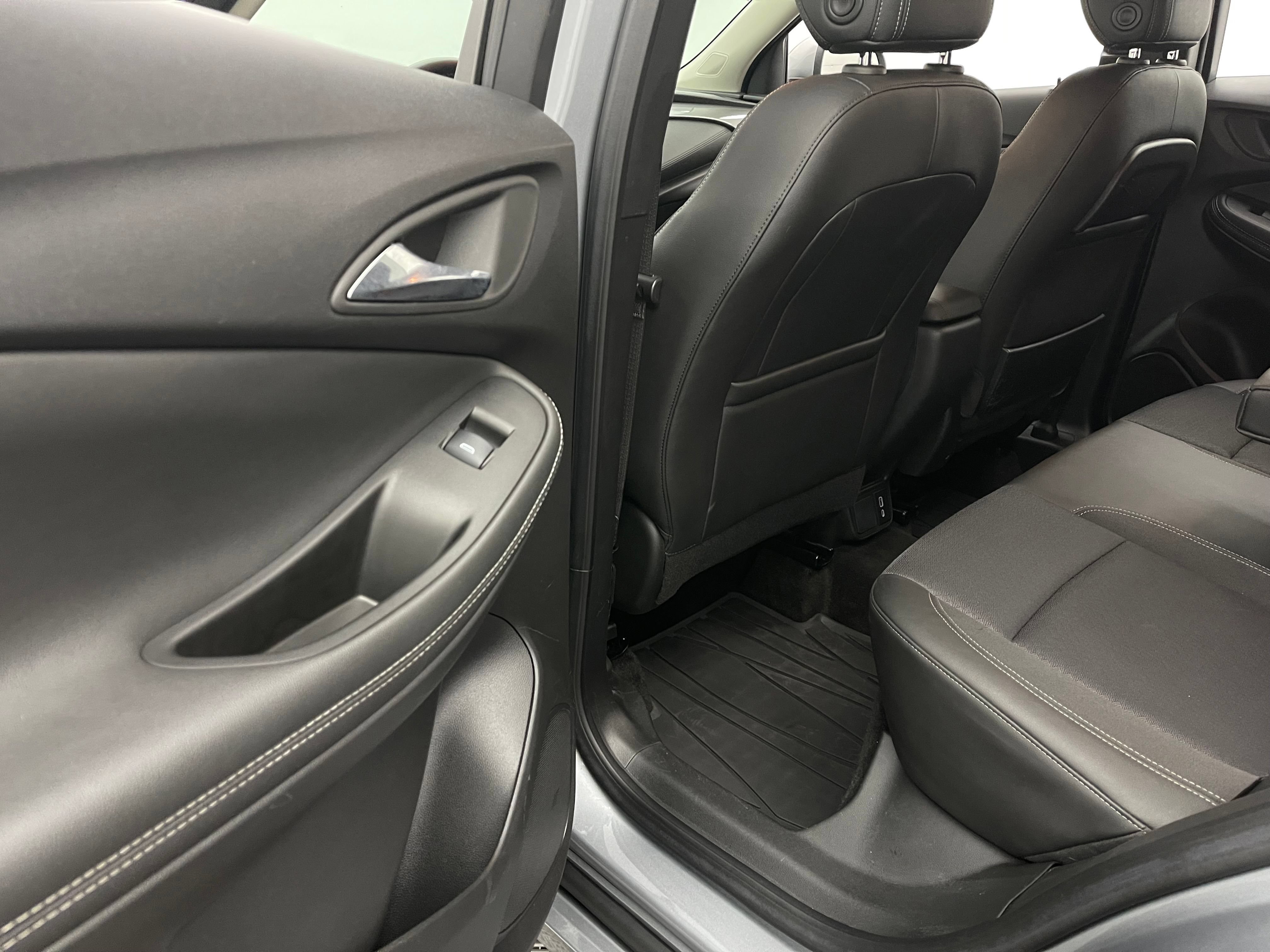 Used 2023 Buick Encore GX Select w/ Sport Touring Package AWD/4WD image 38