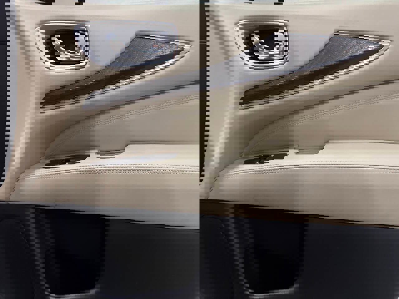 Used 2019 INFINITI QX60 Luxe w/ Essential Package image 37