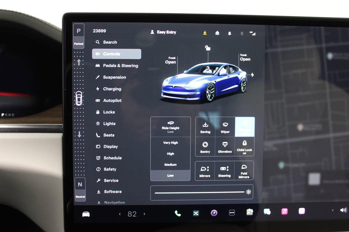 Used 2022 Tesla Model S Plaid AWD/4WD image 18