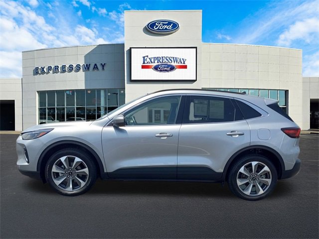 Used 2023 Ford Escape Platinum image 9