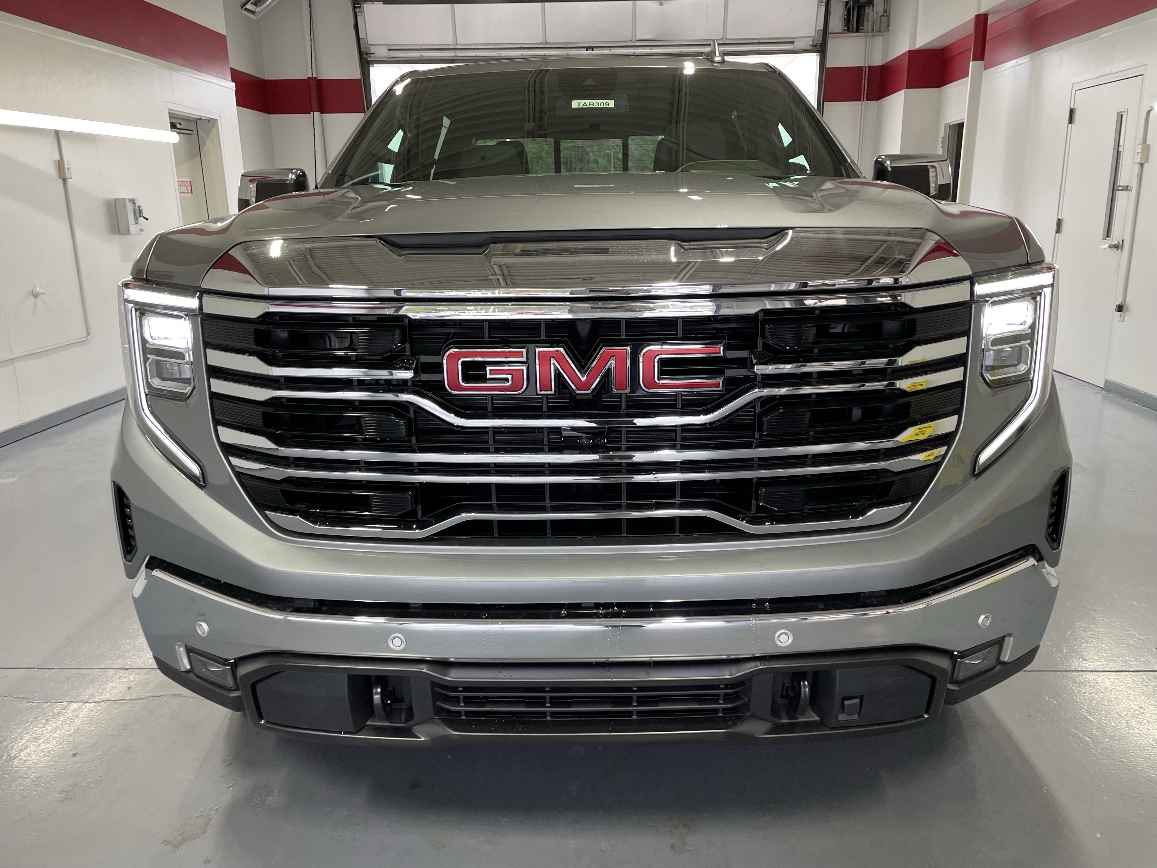 New 2026 GMC Sierra 1500 SLT w/ SLT Premium Plus Package image 2