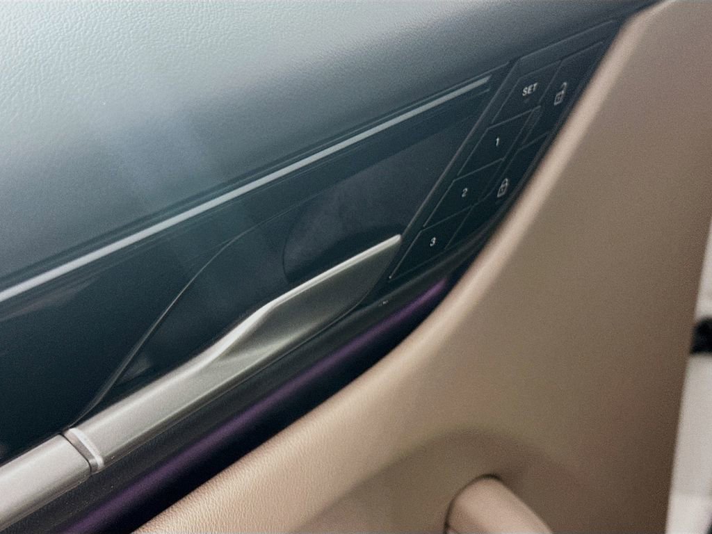 Certified 2025 Porsche Macan Electric image 20