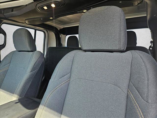 Used 2025 Jeep Gladiator Sport AWD/4WD image 12