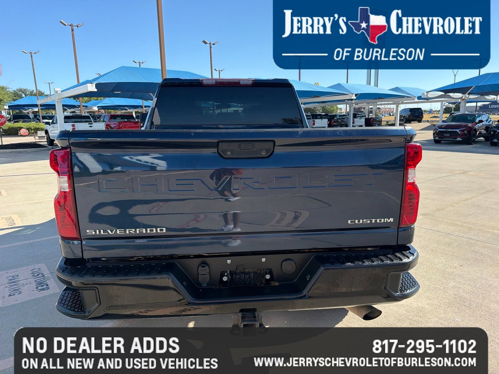 Used 2022 Chevrolet Silverado 2500 Custom w/ Custom Value Package AWD/4WD image 6