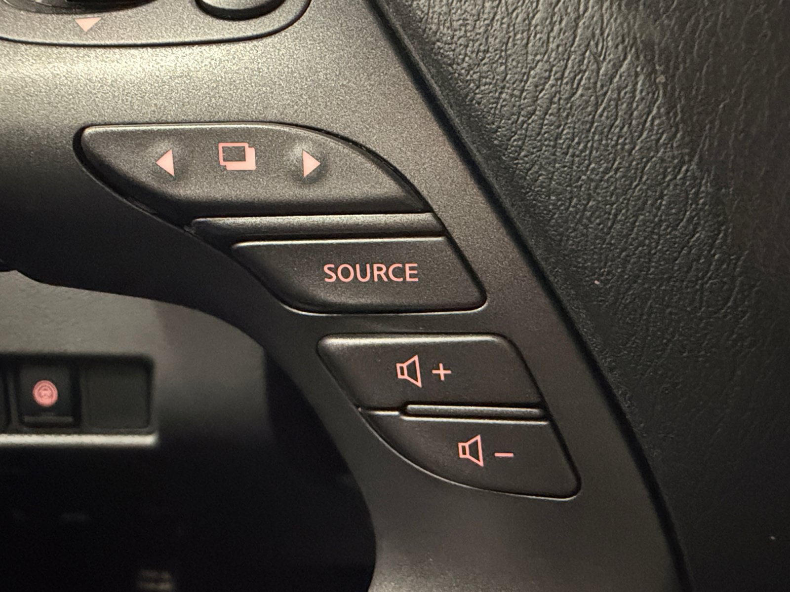 Used 2024 Nissan Murano SV w/ SV Midnight Edition Package FWD image 17
