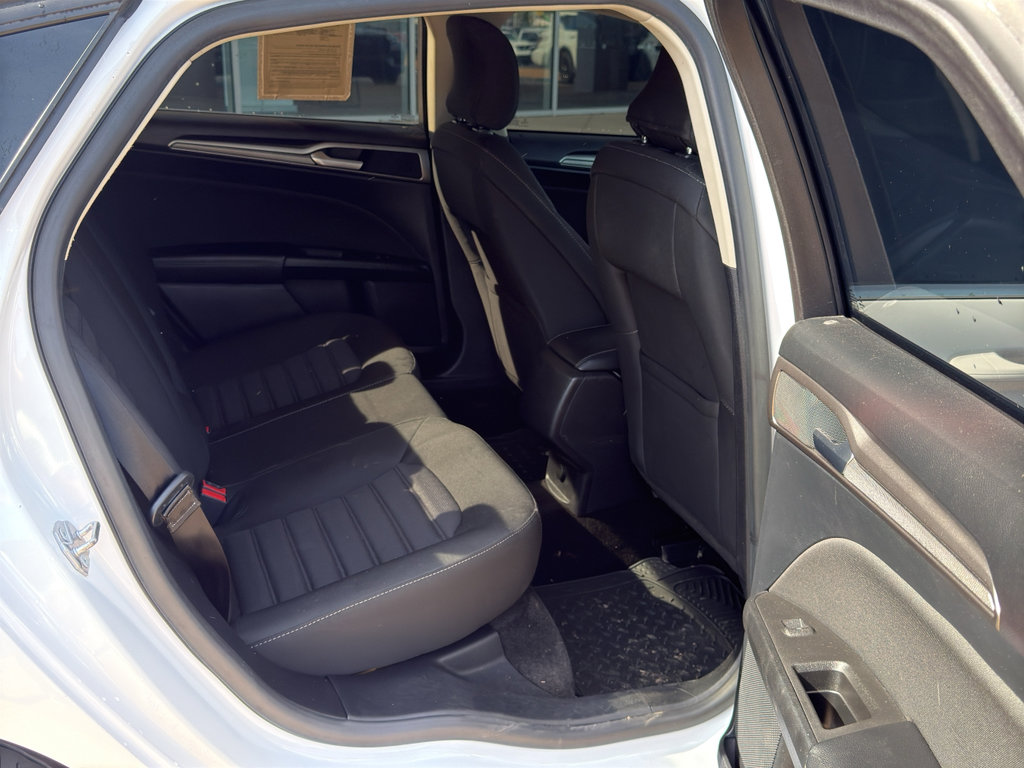 Used 2018 Ford Fusion SE image 9