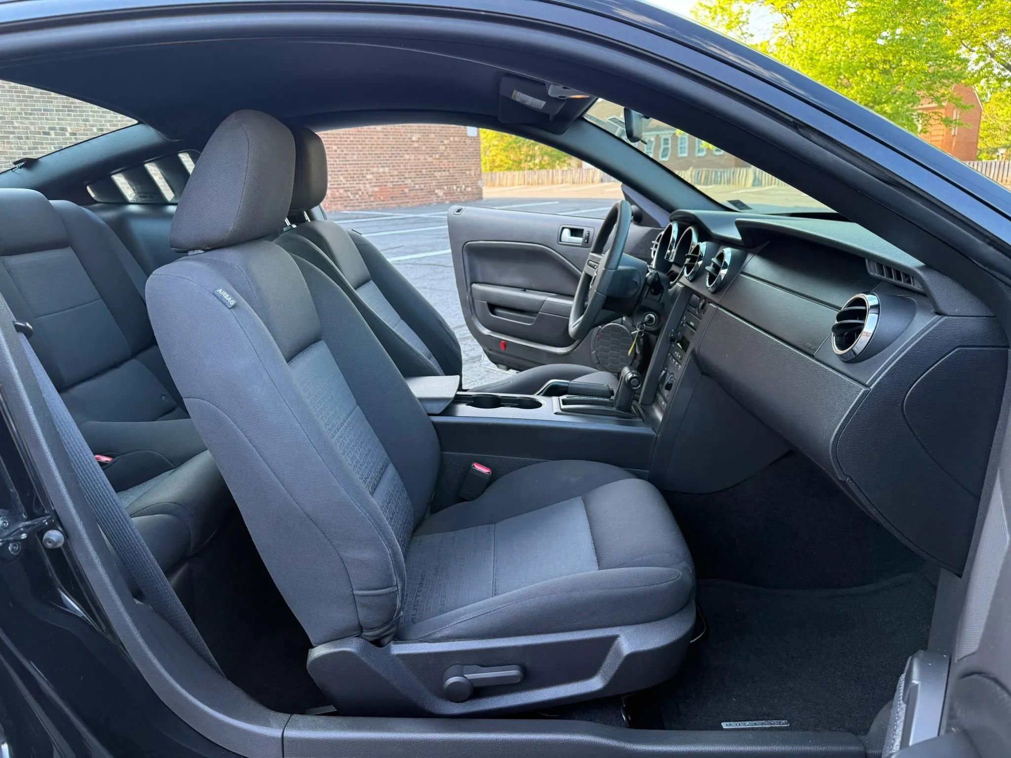 Used 2007 Ford Mustang Coupe RWD image 35