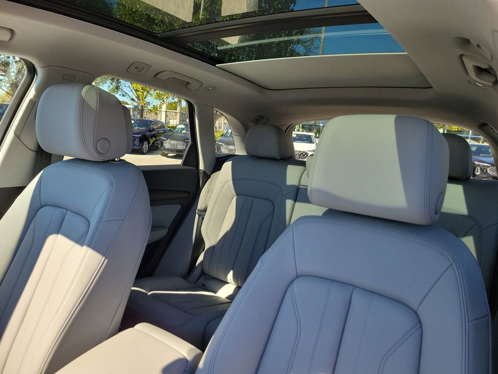 Certified 2023 Audi Q5 2.0T Premium w/ Convenience Package image 16