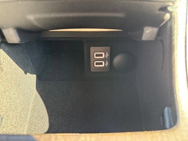 Used 2017 Lincoln Continental Select FWD image 28