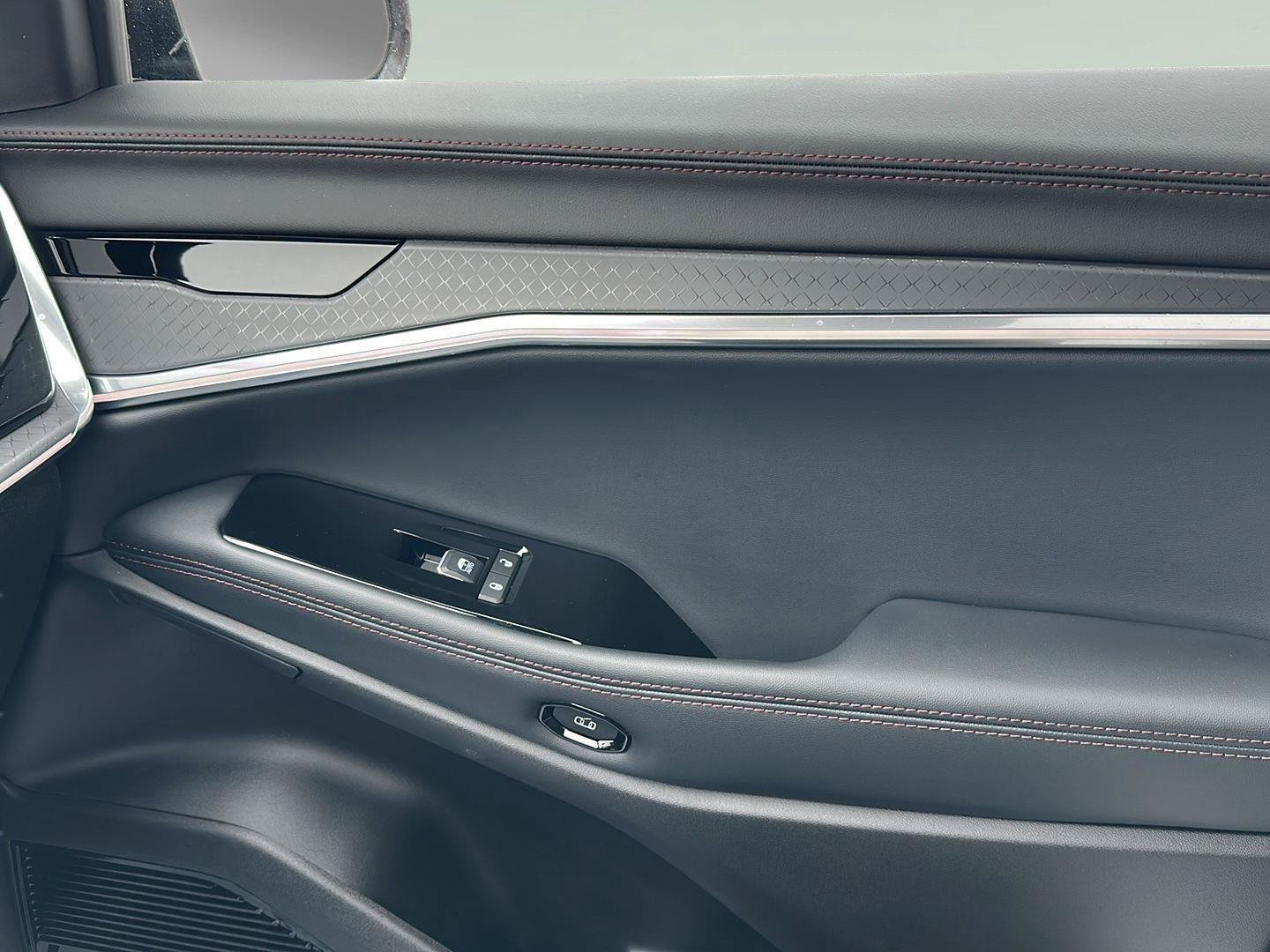 New 2025 Jeep Wagoneer S Limited AWD/4WD image 17