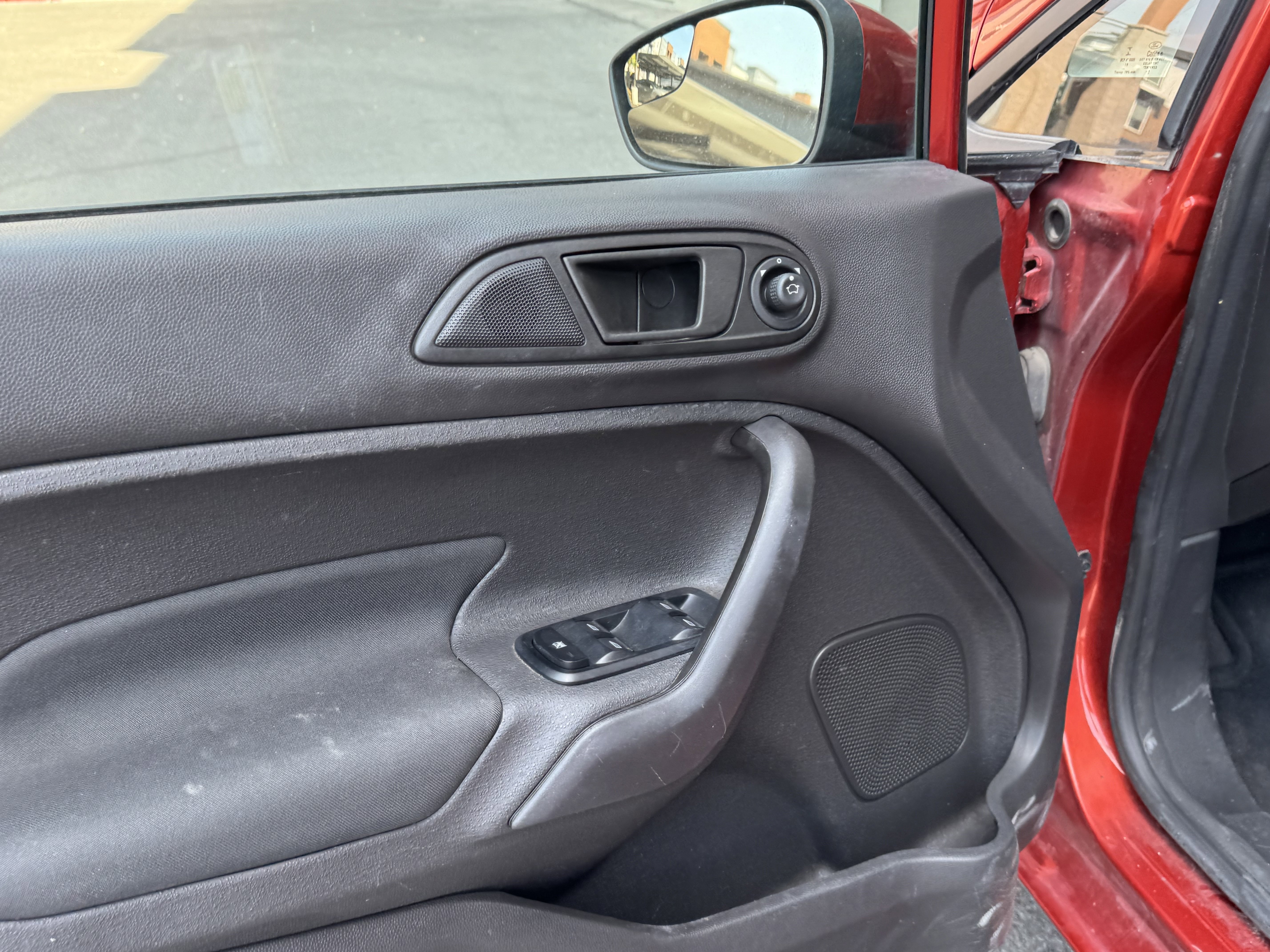 Used 2019 Ford Fiesta SE image 16