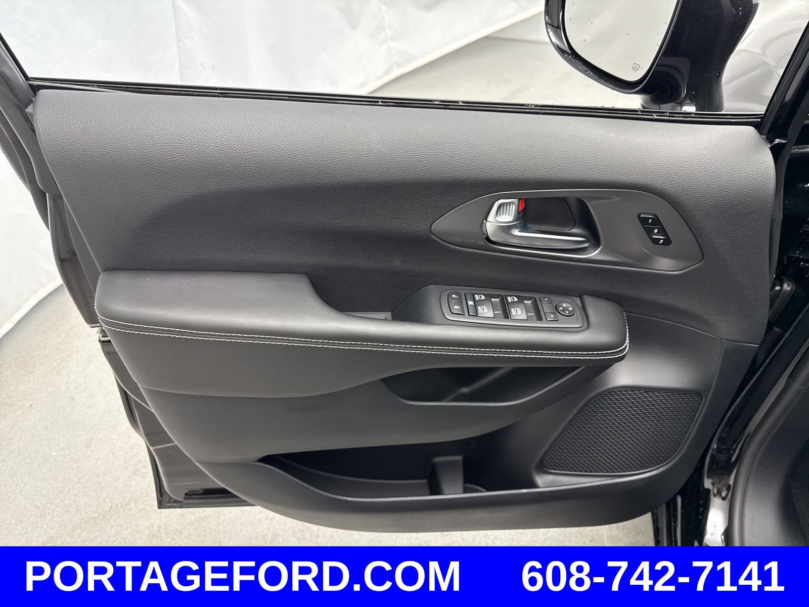 New 2026 Chrysler Pacifica Select w/ S Appearance Package FWD image 13