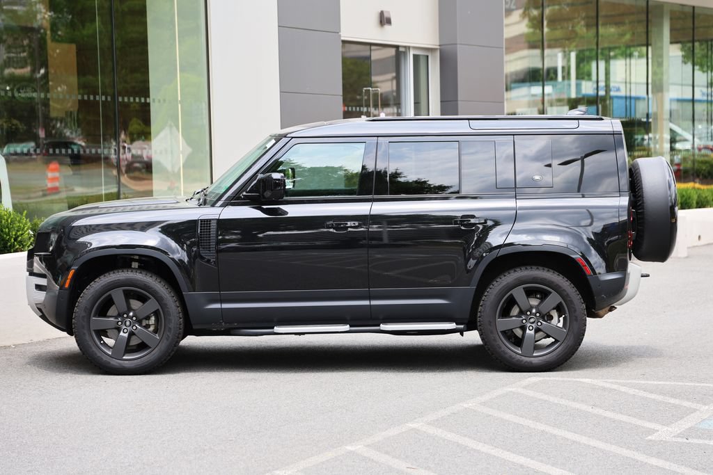 Used 2024 Land Rover Defender 110 S AWD/4WD image 2