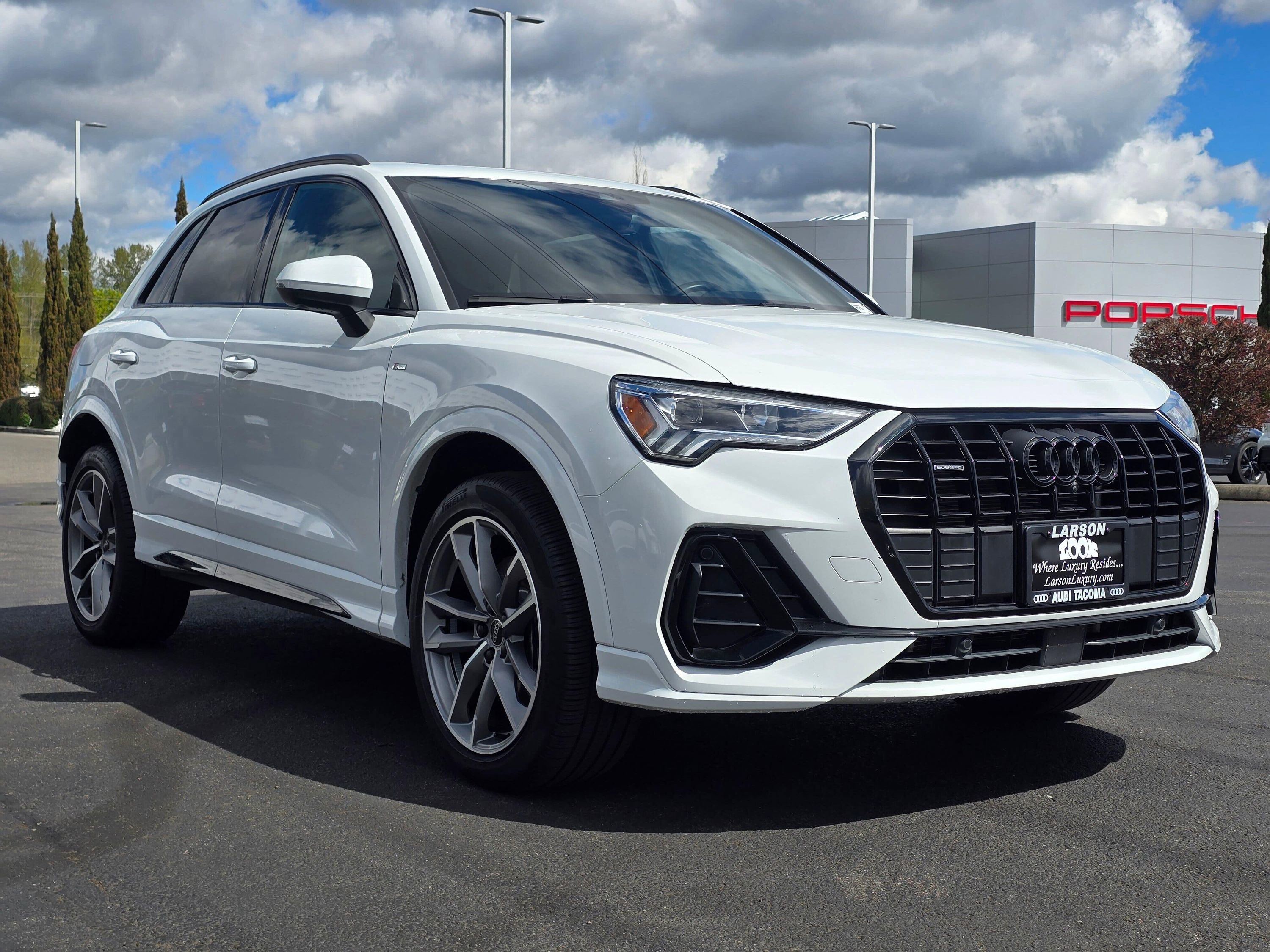 Used 2023 Audi Q3 2.0T Premium Plus w/ Premium Plus Package AWD/4WD image 7