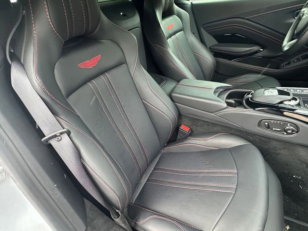 Used 2022 Aston Martin V8 Vantage Roadster image 25