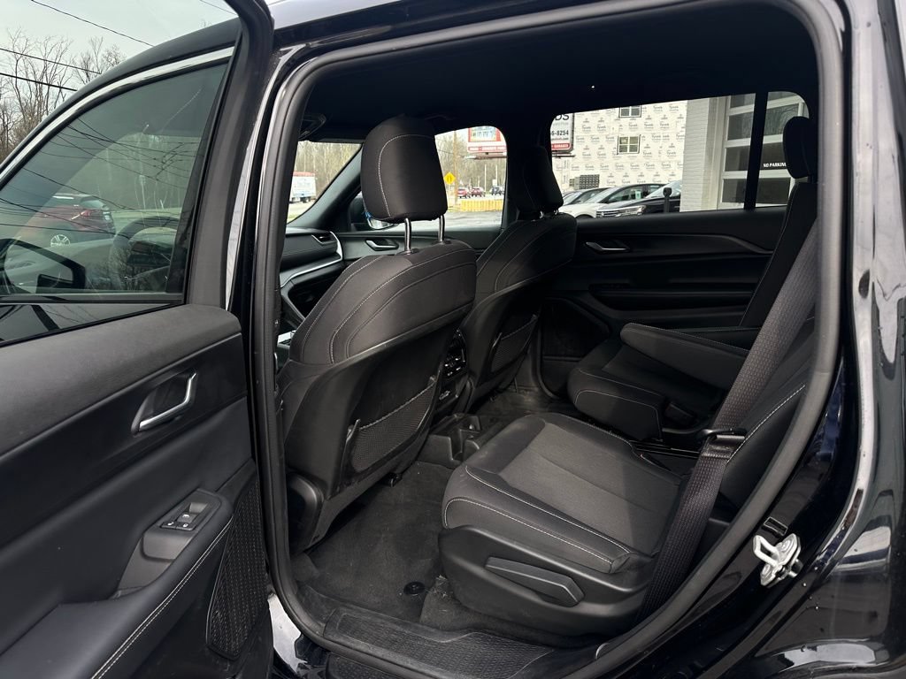 Used 2024 Jeep Grand Cherokee L Laredo AWD/4WD image 29