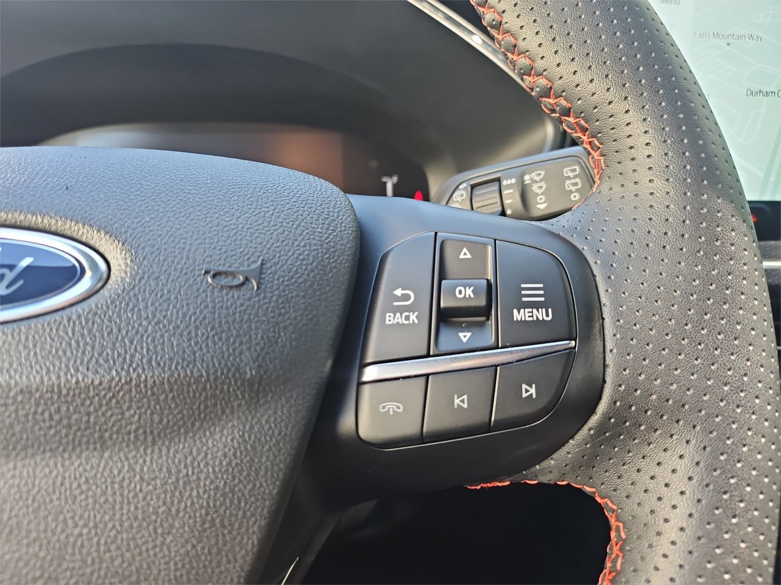 Used 2025 Ford Escape ST-Line w/ Tech Pack #1 FWD image 30