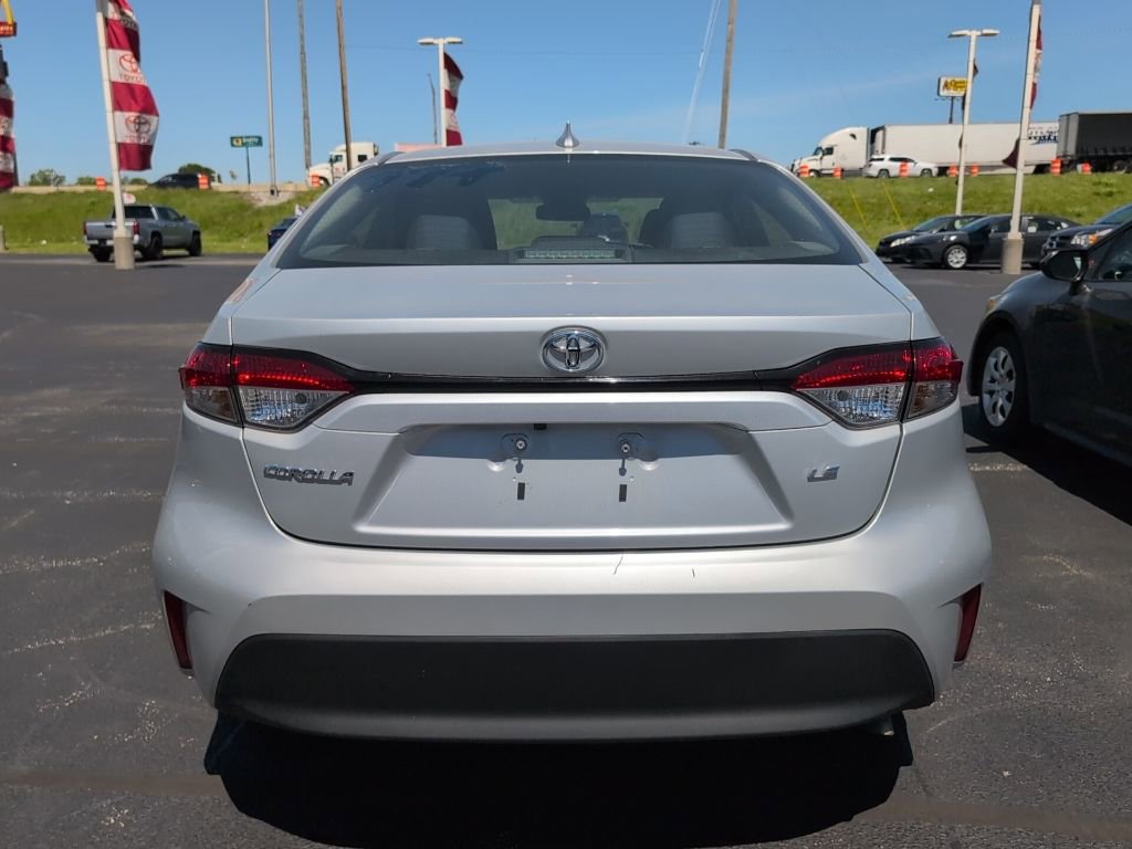Used 2024 Toyota Corolla LE FWD image 7