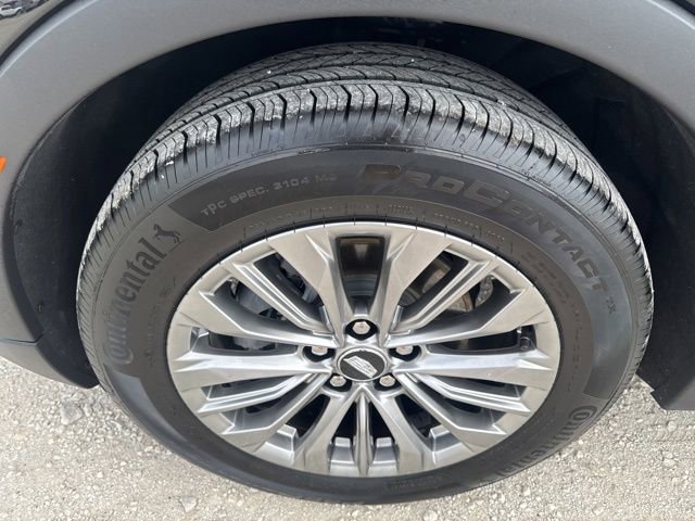 Used 2025 Cadillac XT4 Premium Luxury FWD image 27