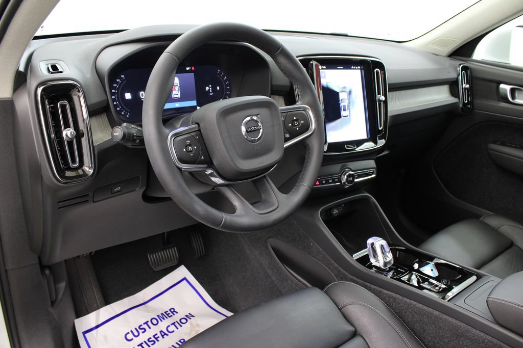 Used 2024 Volvo XC40 B5 Plus w/ Protection Package AWD/4WD image 16