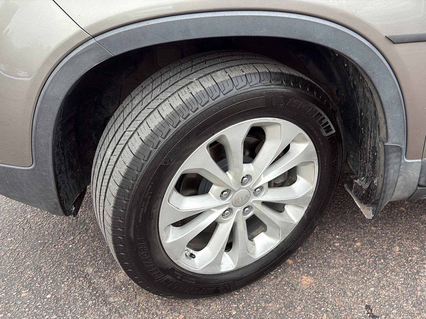 Used 2014 Kia Sorento EX image 8