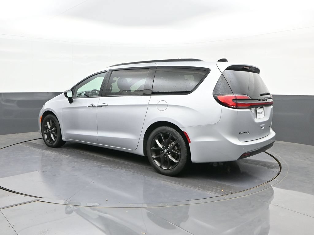 Used 2026 Chrysler Pacifica Limited w/ S Appearance Package FWD image 5