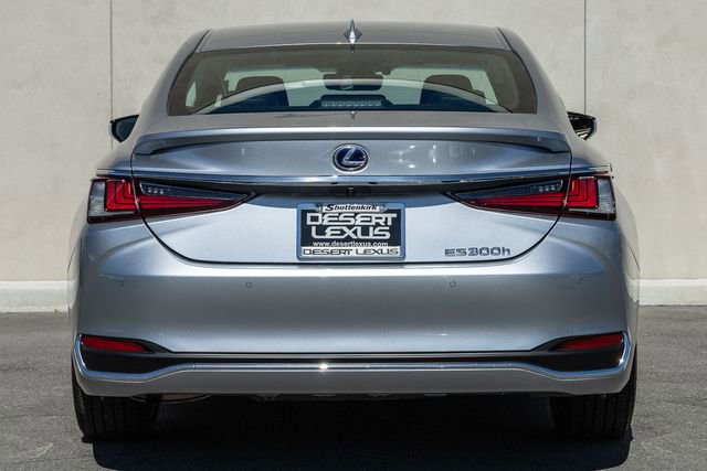 Used 2022 Lexus ES 300h w/ Premium Package image 4