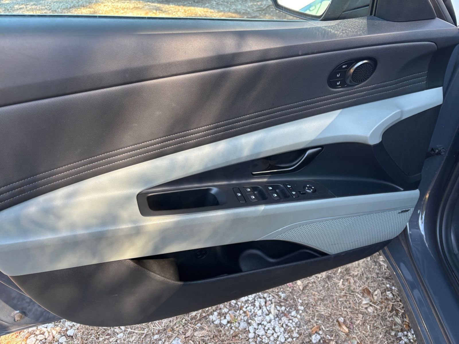 Used 2025 Hyundai Elantra Limited image 20