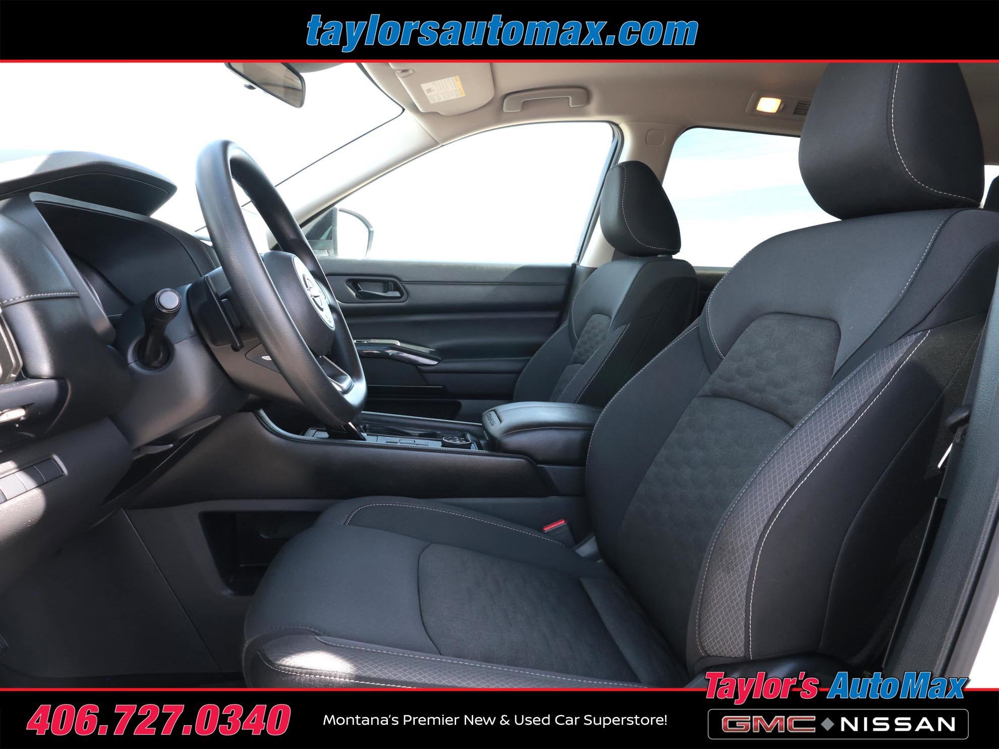 Used 2024 Nissan Pathfinder S image 5