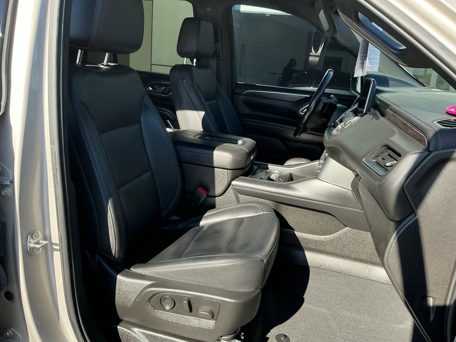 Used 2021 Chevrolet Tahoe Z71 w/ Z71 Off-Road Package image 19