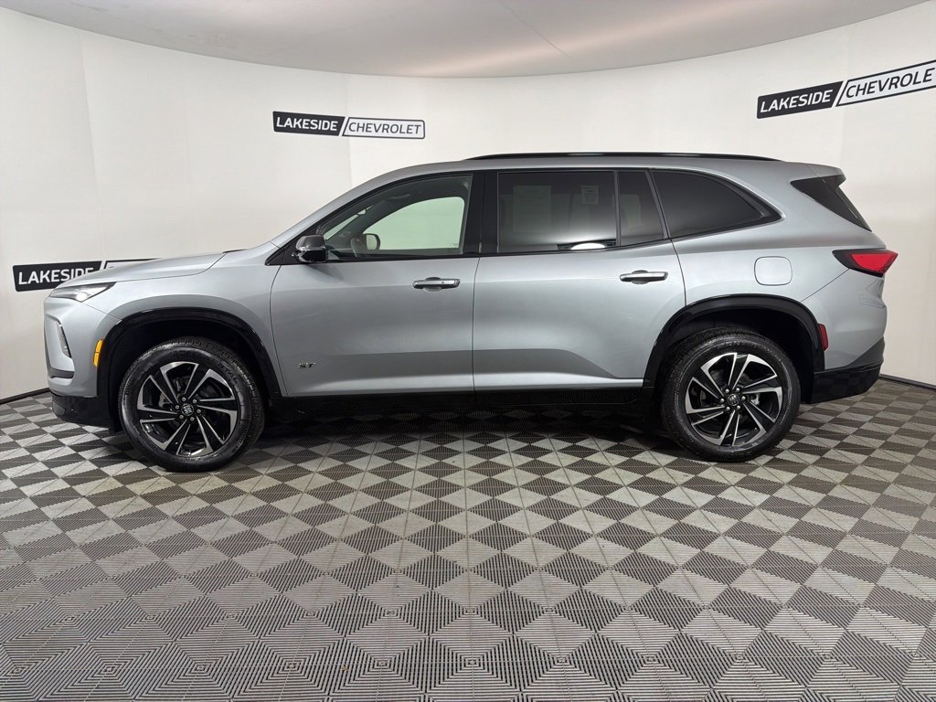 Used 2025 Buick Enclave Sport Touring image 2